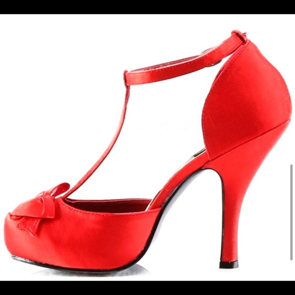 Red Pinup NEW WITH NO BOX!!